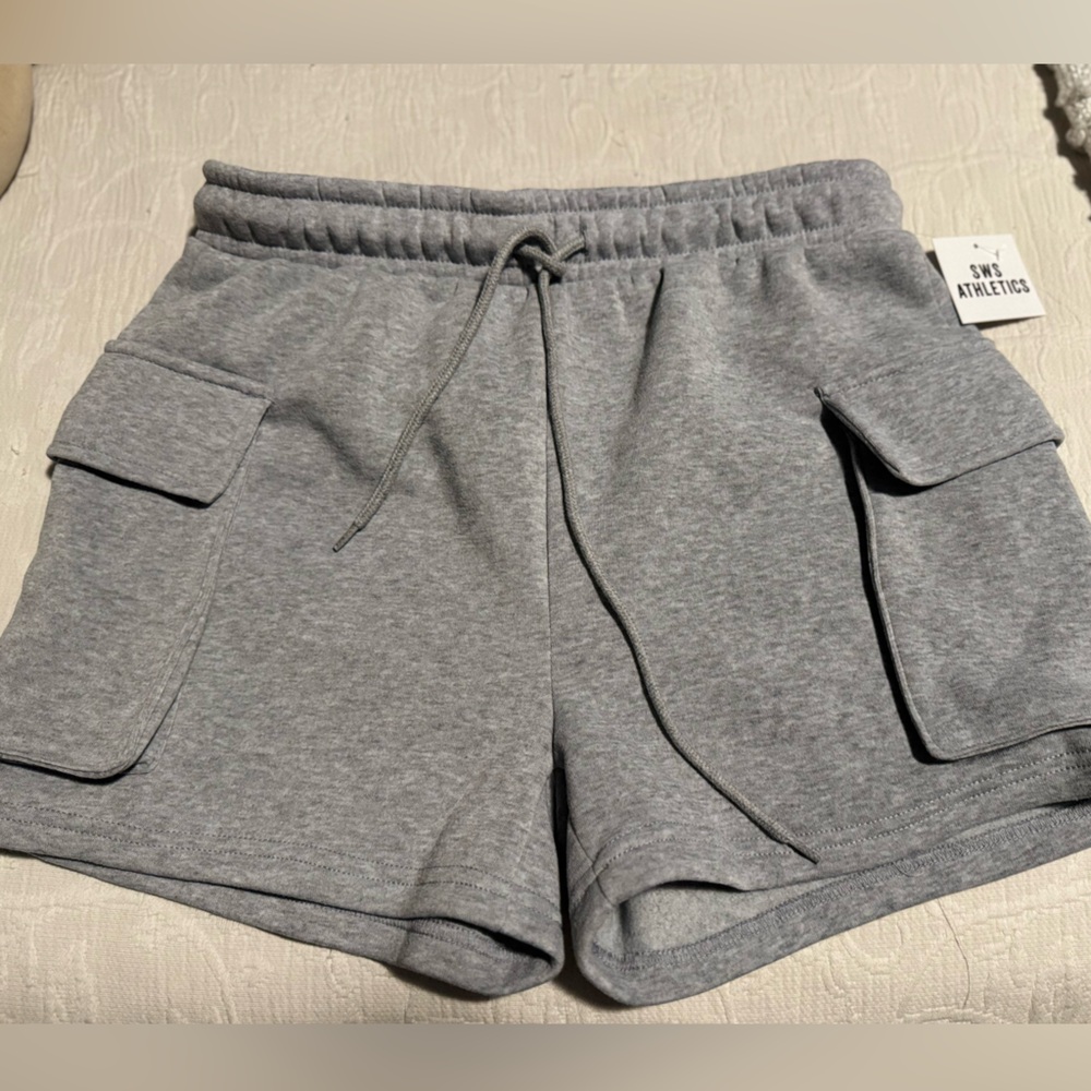 NWT Fleece short